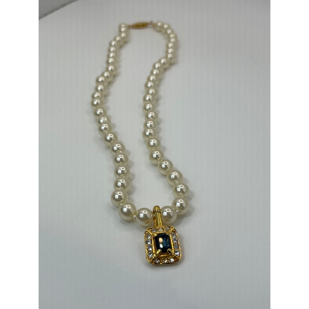 Faux Pearl Choker necklace 17in Cream Good Sapphire Blue Crystal Retro Royal